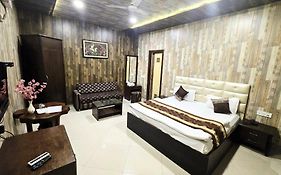 Hotel Hk Continental